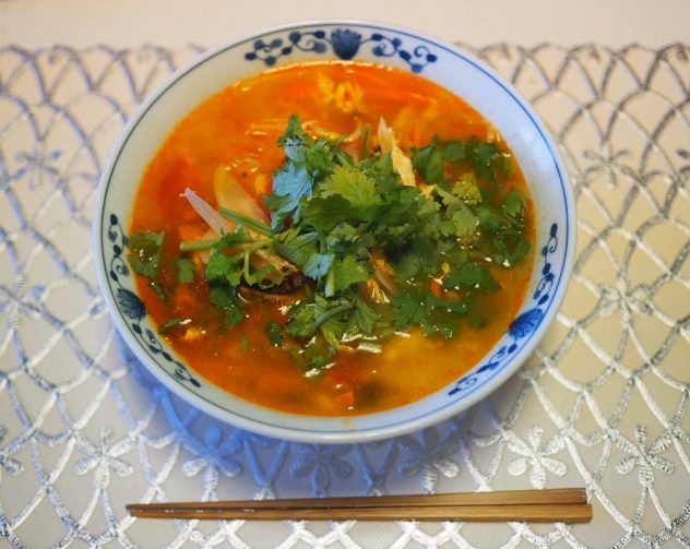 酸辣湯(サンラータン)麺