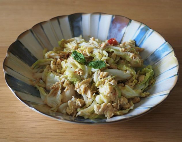キャベツと卵のオイスター炒め